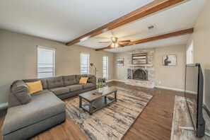 Living area - Your Charming Texas Retreat! (Sherman)