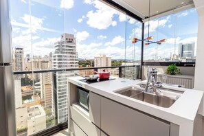 Classic Studio (402544) | Private kitchen | Microwave, stovetop, espresso maker - 360 VN Capote Valente by Housi (São Paulo)