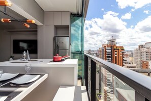 Classic Studio (402544) | Private kitchen | Microwave, stovetop, espresso maker - 360 VN Capote Valente by Housi (São Paulo)