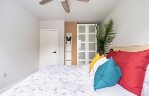 3 عدّة غرف نوم ومكواة/لوح كي وواي فاي وملاءات أسرّة