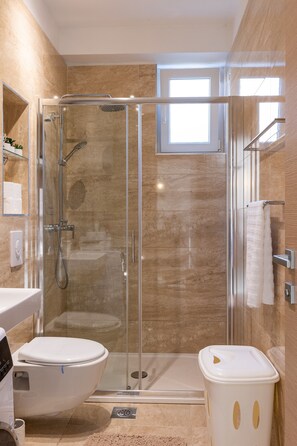Shower, hair dryer, towels - Apartment Why Not - Two Bedroom Apartment with Balcony (Dubrovnik)