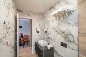 Shower, hair dryer, towels - Apartments Villa Royale - Deluxe One Bedroom Apartment with Sea View (Cavtat)