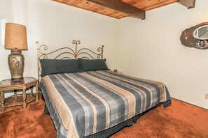Unclassified image, 2 of 17, button - Gallagher's West (Big Bear Lake)