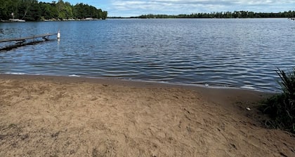 Cozy cabin just steps away from Upper Post Lake. Pet friendly with a small fee!