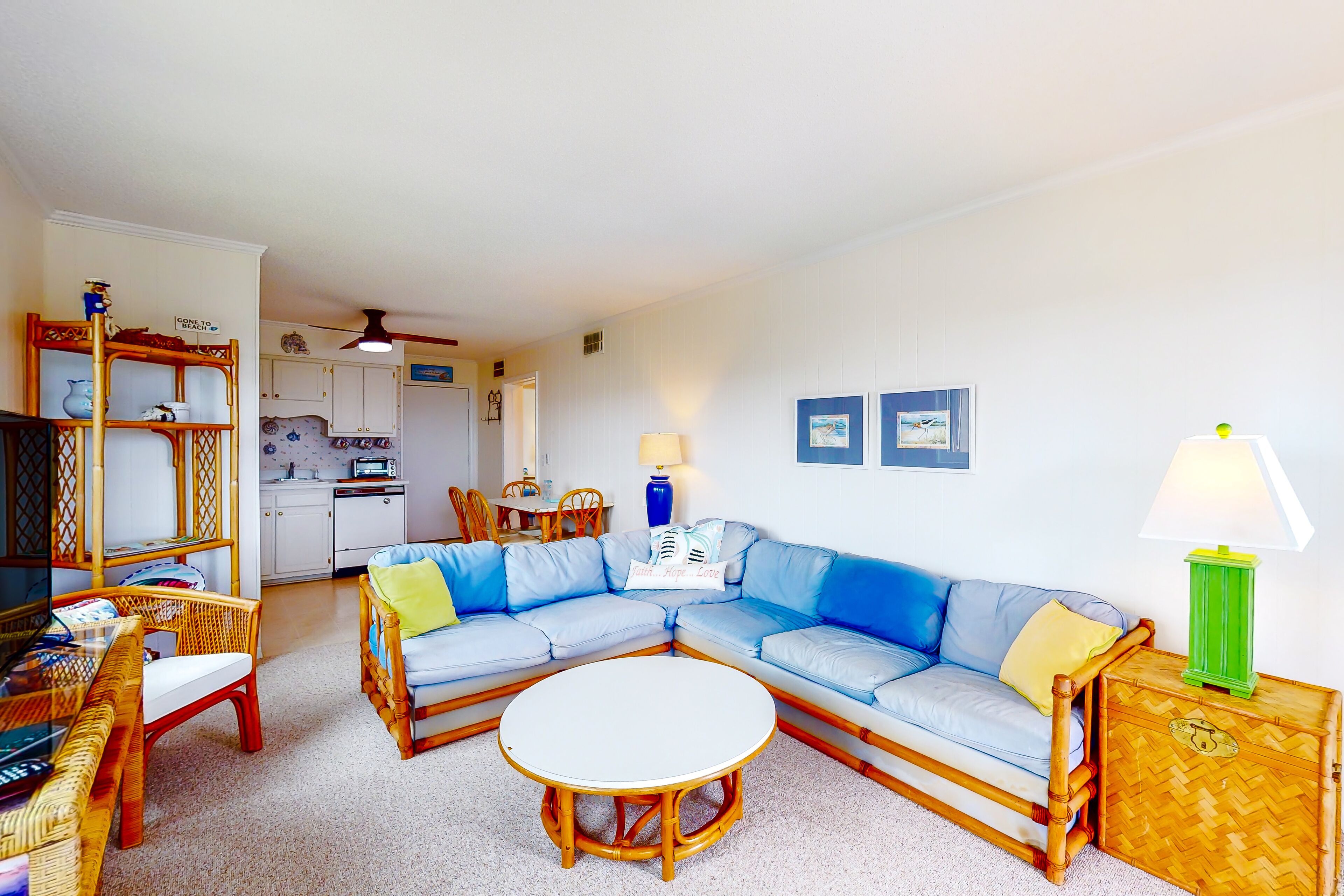 Ocean front Condo with ocean views, beach access & shared pool