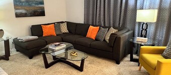 Lakeview Villa - Exquisite & Cozy 3 Bedroom Home