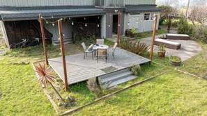 Outdoor dining - Cozy Retreat with Modern Comfort (Brookings)