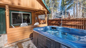 Basic Cabin | Private spa tub - Happy on the Lake (Big Bear Lake)