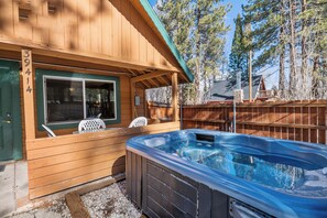 Basic-Ferienhütte | Eigener Whirlpool
