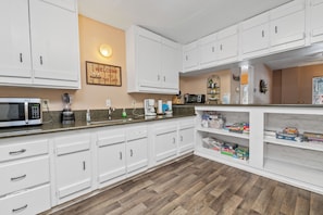 Basic Cabin | Private kitchen | Electric kettle - Happy on the Lake (Big Bear Lake)