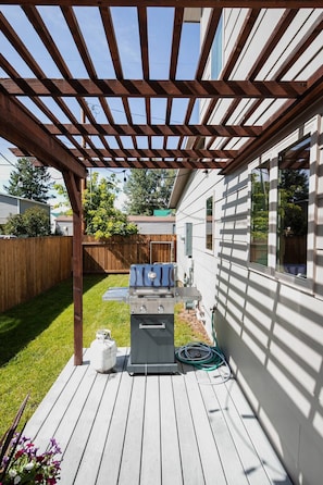 Terrace/patio - Modern Montana
 (Missoula)