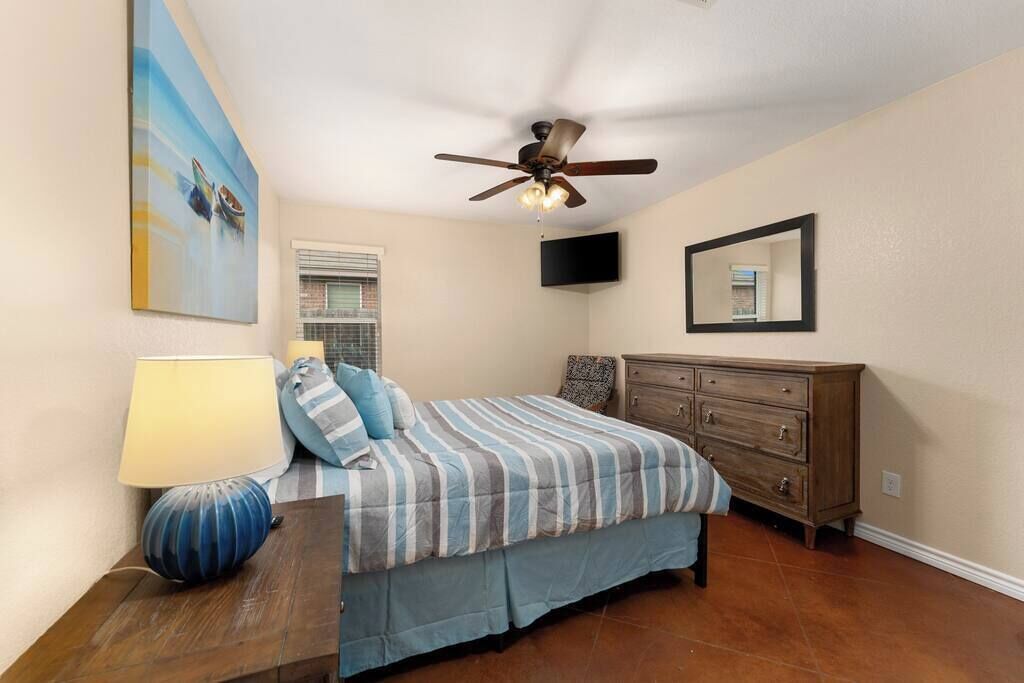 3 dormitorios, escritorio, tabla de planchar con plancha y wifi