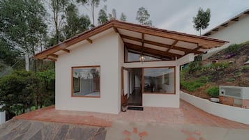 Cabin | Exterior