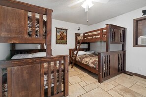 Basic Cabin | 4 bedrooms, free WiFi - Hakuna Matata Lakefront (Big Bear Lake)