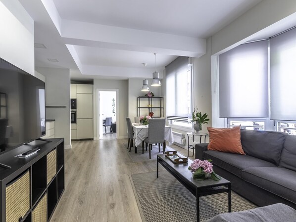 Smart TV, books - Modern and Spacious in the Centre (Bilbao)