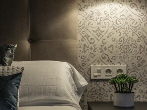 3 bedrooms, desk, iron/ironing board, travel cot - Modern and Spacious in the Centre (Bilbao)