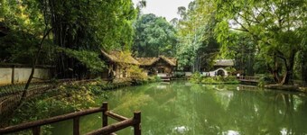 Vienna Hotel (Chengdou Dufu Thatched Cottage Jinsha Site)