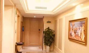 Interior - Vienna Hotel (Chengdou Dufu Thatched Cottage Jinsha Site) (Chengdu)