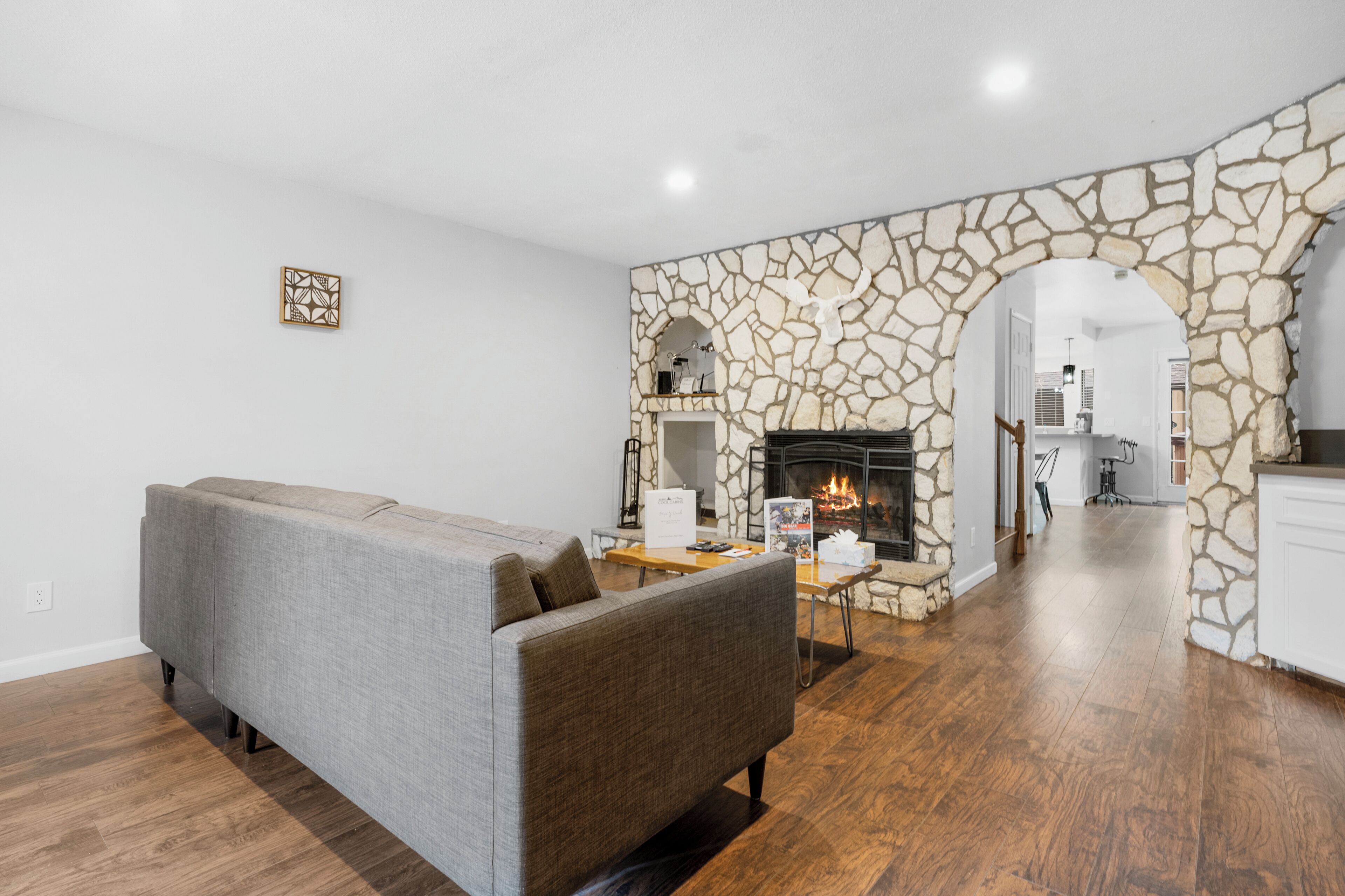 Basic Condo | Living area