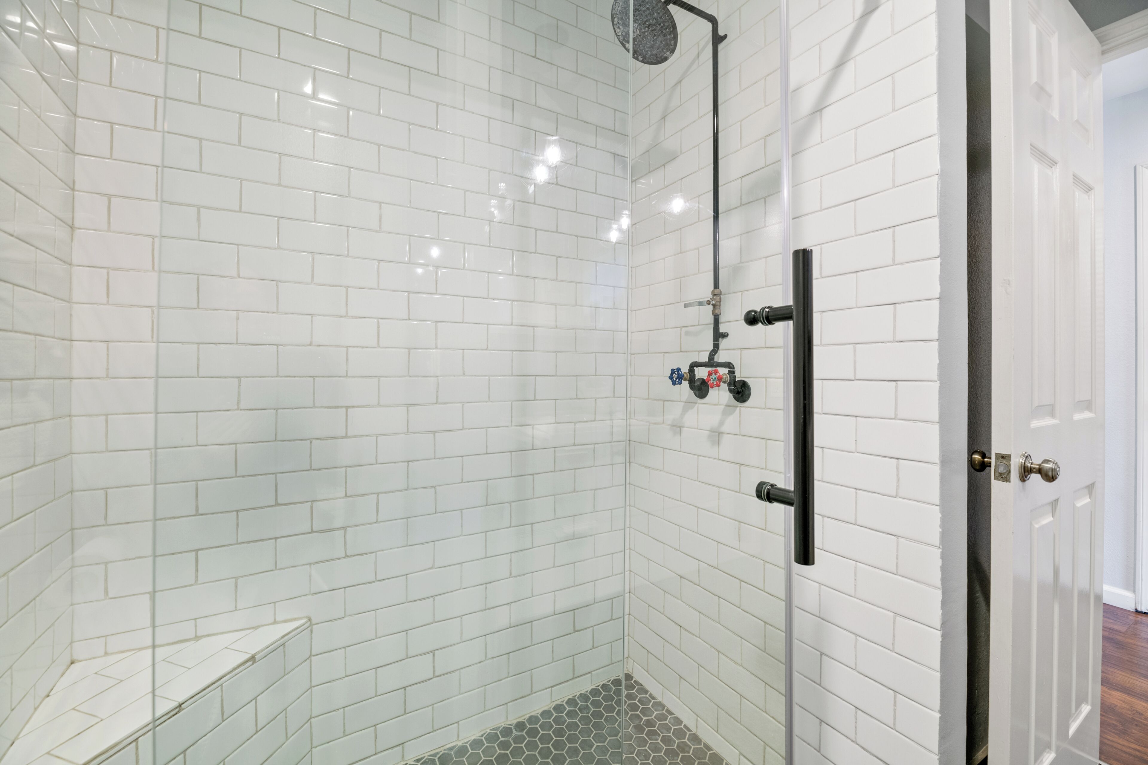 Basic Condo | Bathroom | Towels
