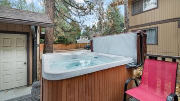 Bathtub spa outdoor