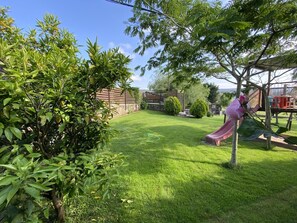 Property grounds - Beautiful flat with large garden (Oruña de Pielagos)