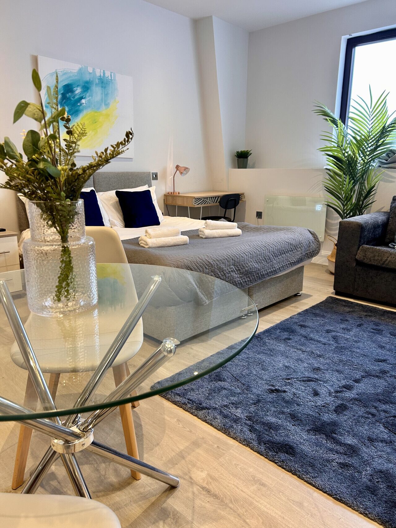 Iron/ironing board, free WiFi, bed sheets