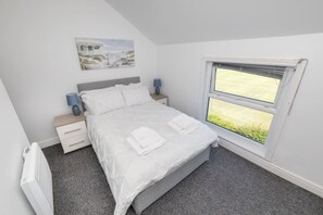 1 slaapkamer, een bureau, een strijkplank/strijkijzer, gratis wifi