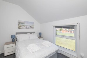 1 slaapkamer, een bureau, een strijkplank/strijkijzer, gratis wifi
