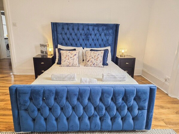 2 bedrooms, iron/ironing board, WiFi, bed sheets