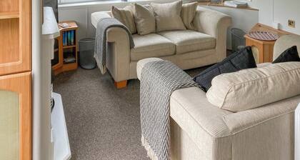 Marsh Corner Van - UK44668
