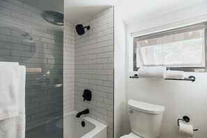 Bathroom - Golf and Ski at Pond View (Big Bear Lake)