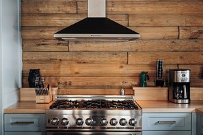 Private kitchen - Golf and Ski at Pond View (Big Bear Lake)