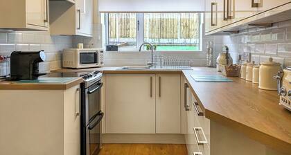 3 bedroom accommodation in Inkersall, near Chesterfield