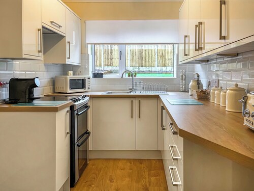 3 bedroom accommodation in Inkersall, near Chesterfield