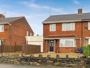 Exterior - 3 bedroom accommodation in Inkersall, near Chesterfield (Inkersall, near Chesterfield)