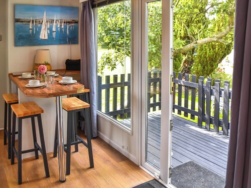 Meadow View Van - UK44667