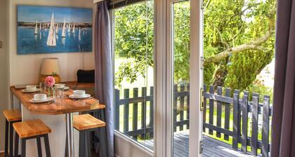 Meadow View Van - UK44667