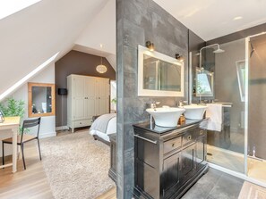 3 bedrooms, free WiFi, bed sheets - Dower House Lodge is a sanctuary where luxury meets practicality. (Ludlow)