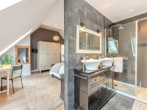 3 Schlafzimmer, kostenloses WLAN, Bettwäsche