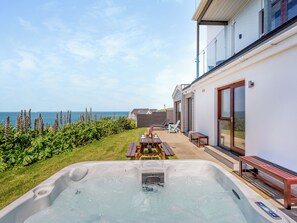 Terrace/patio - Beachbreak - UK42996 (Mortehoe, near Woolacombe)