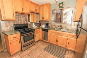 Basic Cabin | Private kitchen | Full-size fridge