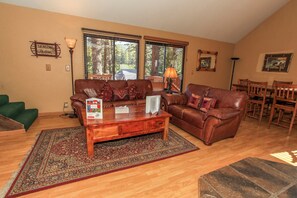 Basic Cabin | Living area | Flat-screen TV, DVD player - Four Seasons Retreat (Big Bear Lake)