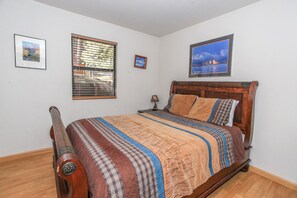 Basic Cabin | 3 bedrooms, free WiFi - Four Seasons Retreat (Big Bear Lake)