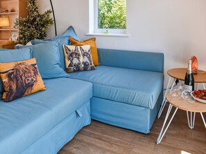 TV - The Annexe @ The Roost (Frogham, near Fordingbridge)