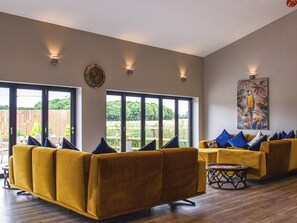 Interior - 5 bedroom accommodation in Diss (Diss)