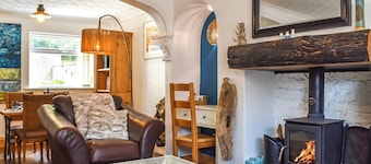 3 bedroom accommodation in Skinningrove, near Saltburn-by-the-Sea