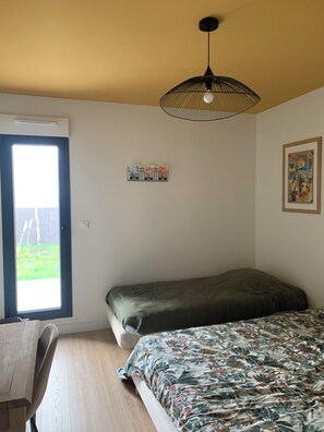 2 chambres, fer et planche à repasser, Wi-Fi, draps fournis