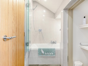 Towels - Discover Yorkshire’s charms from this cosy holiday let. (Warmfield, near Wakefield)