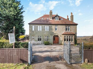 Exterior - 8 bedroom accommodation in Goathland, near Whitby (Goathland, near Whitby)